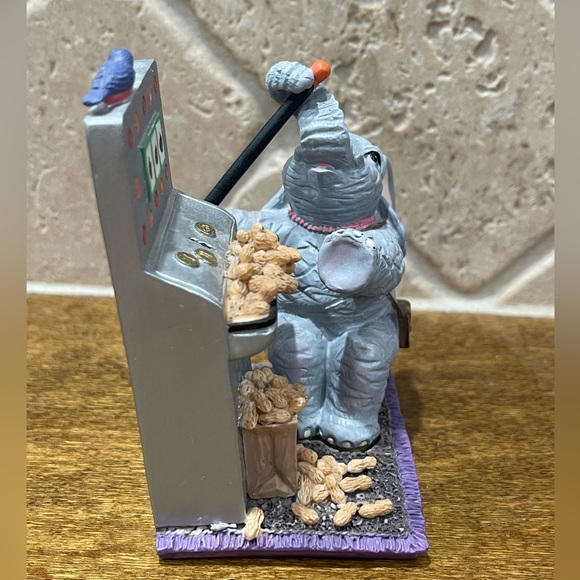 Luckyphants elephant figurine - Picture 5 of 9